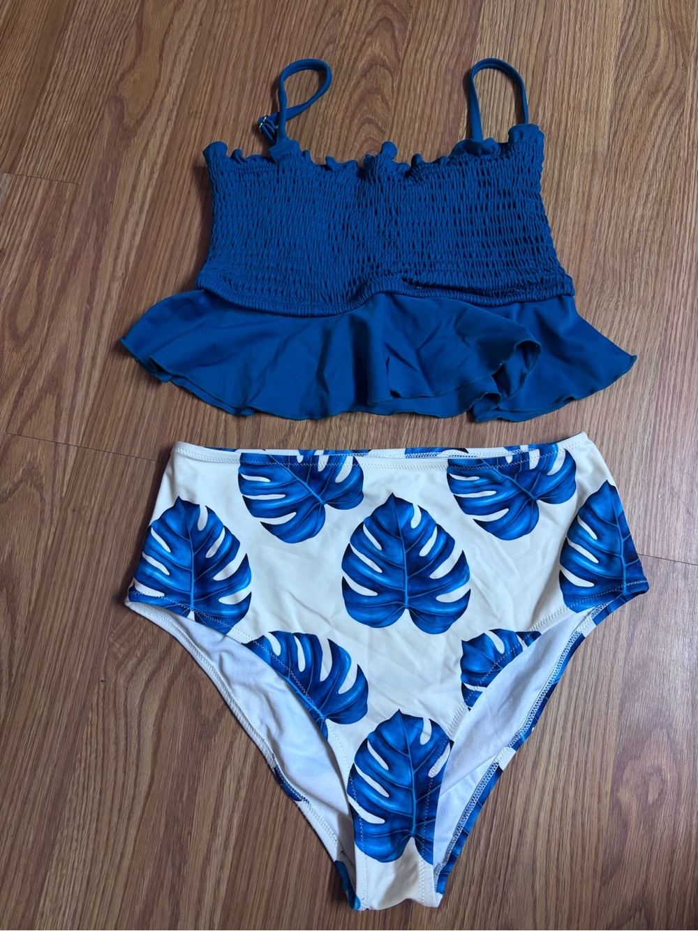 CUPSHE High-Waist Blue Leaf Print Bikini Set with Smocked Ruffle Top Medium
